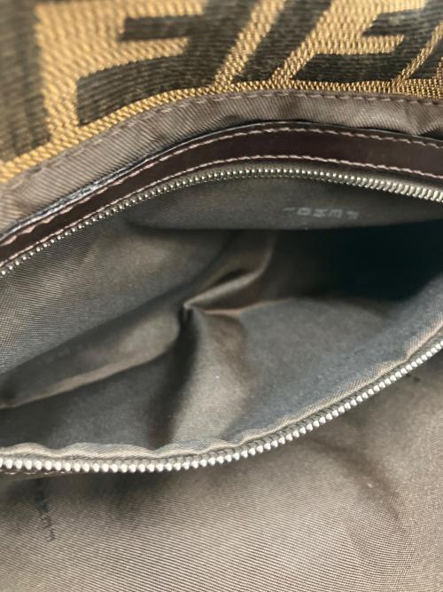 FENDI（フェンディ）FENDI (フェンディ) ショルダーバッグ ブラウンの古着・服飾アイテム