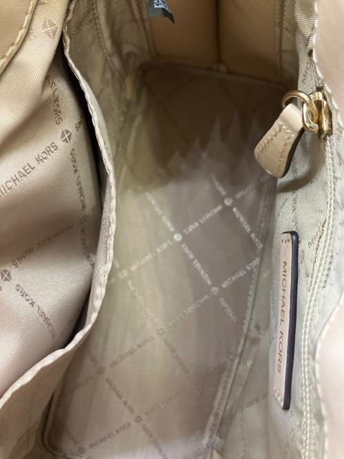 MICHAEL KORS（マイケルコース）MICHAEL KORS (マイケルコース) ハンドバッグ ベージュの古着・服飾アイテム