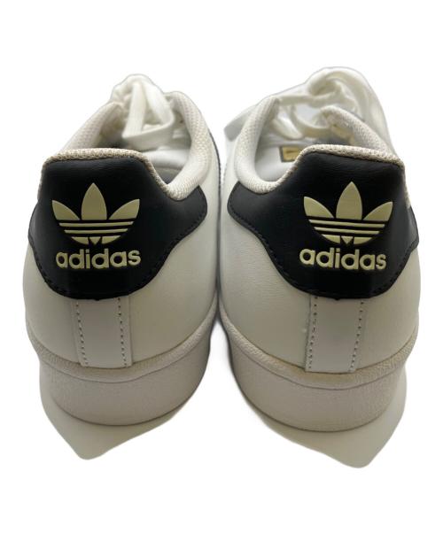 adidas（アディダス）adidas (アディダス) スニーカー ホワイト サイズ:24.5cmの古着・服飾アイテム