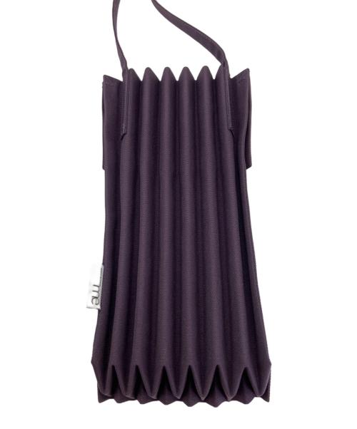 me ISSEY MIYAKE（ミーイッセイ ミヤケ）me ISSEY MIYAKE (ミーイッセイ ミヤケ) プリーツショルダーバッグ パープルの古着・服飾アイテム