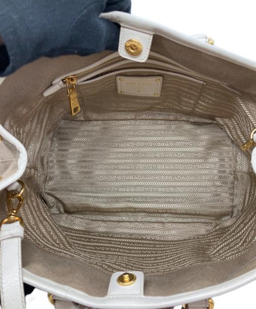 PRADA（プラダ）PRADA (プラダ) ロゴジャガード2WAYバッグ ベージュの古着・服飾アイテム