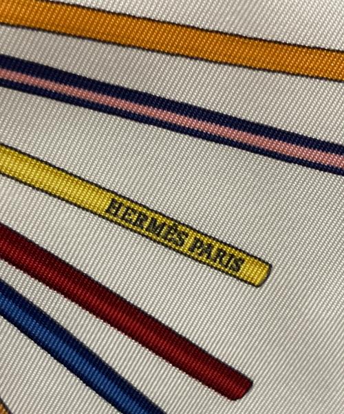 HERMES（エルメス）HERMES (エルメス) ガヴロッシュ45　A VOS LRAYONS“さぁ色鉛筆を出して” ホワイト サイズ:42×42の古着・服飾アイテム