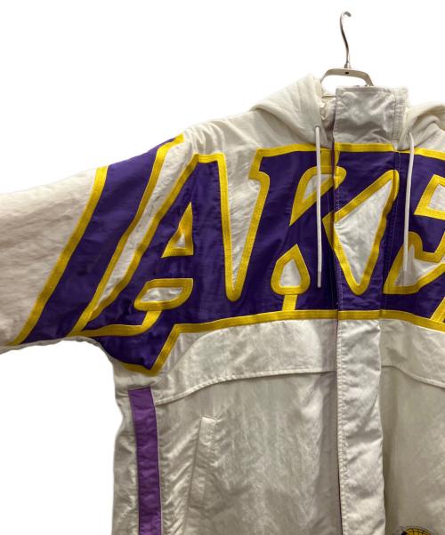 NIKE（ナイキ）NIKE (ナイキ) AMBUSH (アンブッシュ) 中綿ジャケット ホワイト×パープル サイズ:Ｌの古着・服飾アイテム