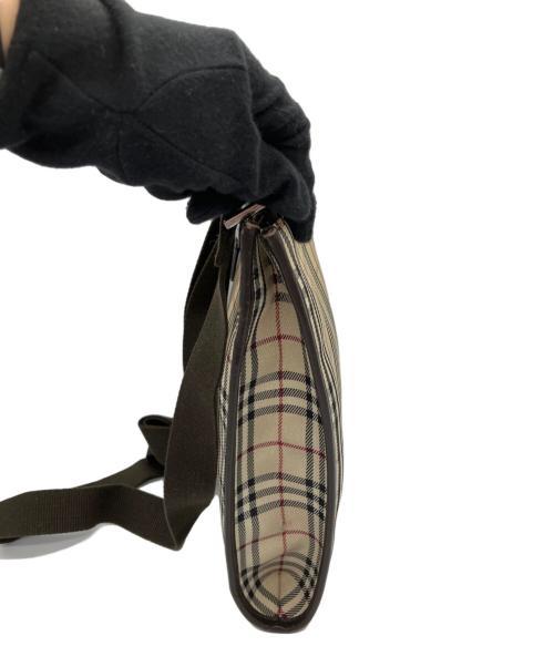 BURBERRY（バーバリー）BURBERRY (バーバリー) スクエアショルダーバッグ ベージュの古着・服飾アイテム