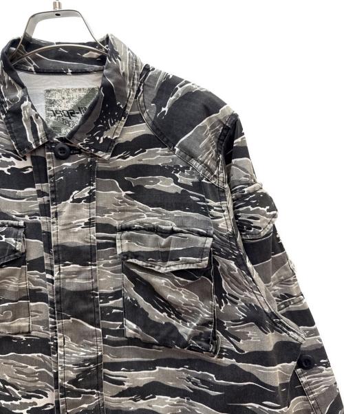 WTAPS（ダブルタップス）WTAPS (ダブルタップス) デニムジャケット ブラック×グレー サイズ:フリーの古着・服飾アイテム