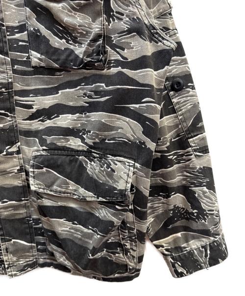 WTAPS（ダブルタップス）WTAPS (ダブルタップス) デニムジャケット ブラック×グレー サイズ:フリーの古着・服飾アイテム