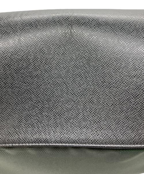 LOUIS VUITTON（ルイ ヴィトン）LOUIS VUITTON (ルイ ヴィトン) タイガ タイミール ショルダーバッグ ブラック×グリーンの古着・服飾アイテム