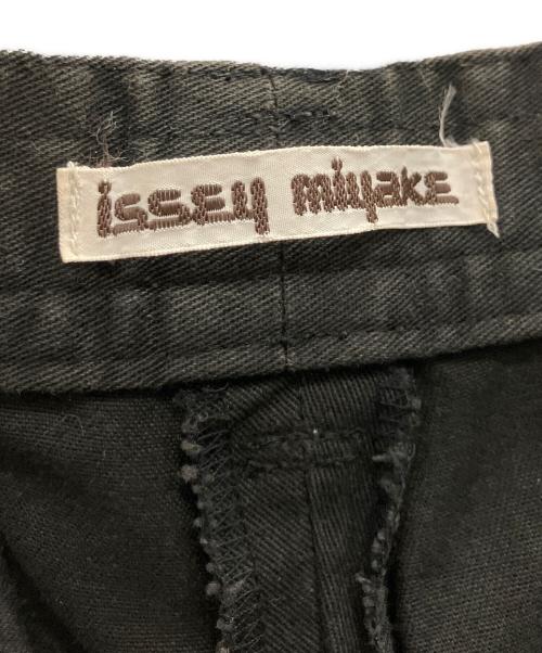 ISSEY MIYAKE（イッセイミヤケ）ISSEY MIYAKE (イッセイミヤケ) パンツ ブラック サイズ:Мの古着・服飾アイテム