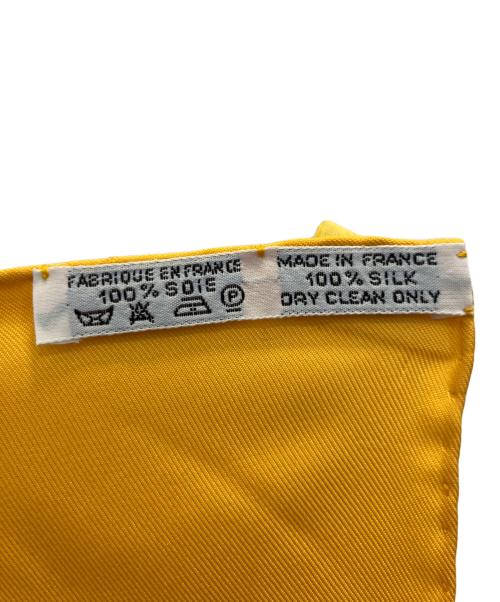 HERMES（エルメス）HERMES (エルメス) アンダルシア馬術学校スカーフ イエローの古着・服飾アイテム