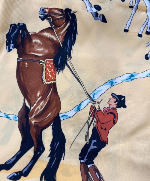 HERMES（エルメス）HERMES (エルメス) アンダルシア馬術学校スカーフ イエローの古着・服飾アイテム