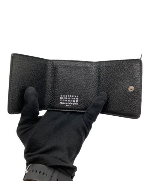 Maison Margiela（メゾンマルジェラ）Maison Margiela (メゾンマルジェラ)  4ステッチカーフ三つ折り財布 ブラックの古着・服飾アイテム