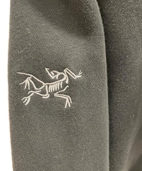 ARC'TERYX（アークテリクス）ARC'TERYX (アークテリクス) EMBLEM FLEECE HOODY ブラック サイズ:SIZE Mの古着・服飾アイテム
