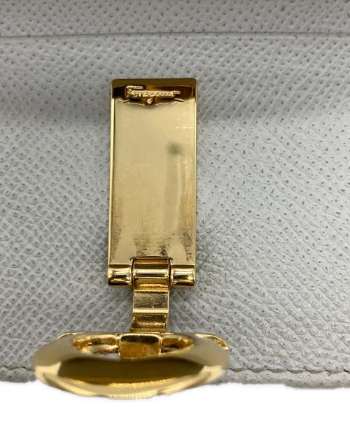 Salvatore Ferragamo（サルヴァトーレ フェラガモ）Salvatore Ferragamo (サルヴァトーレ フェラガモ) カードケース　ガンチーニ ライトグレーの古着・服飾アイテム