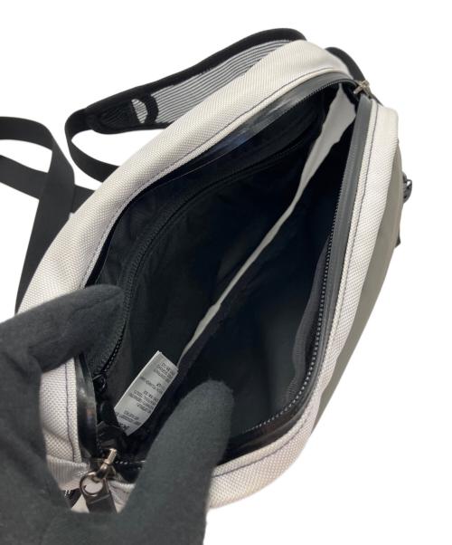 ARC'TERYX（アークテリクス）ARC'TERYX (アークテリクス) ARRO WAIST PACK グレー×ホワイトの古着・服飾アイテム