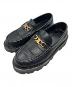 CELINEセリーヌ）の古着「チェーン付きマーガレットローファー」｜ブラック