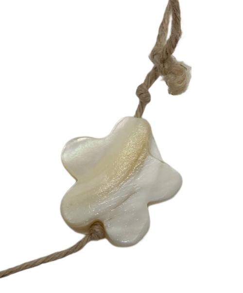 45R（フォーティファイブ・アール）45R (フォーティファイブ・アール) シェルフラワーネックレス ホワイトの古着・服飾アイテム