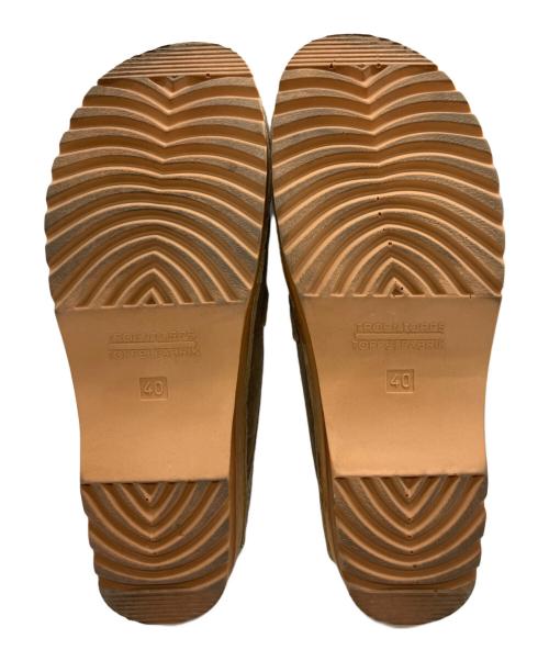 Needles（ニードルズ）Needles (ニードルズ) TROENTORP (トロエントープ) Swedish Clog-Tassel Bit/Rough Out ベージュ サイズ:SIZE 40の古着・服飾アイテム