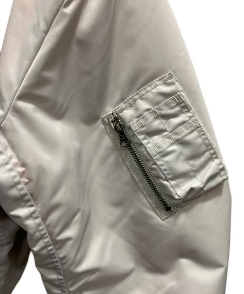 BEAMS（ビームス）BEAMS (ビームス) リラックスフィット THERMOLITE(R) MA-1 オフホワイト サイズ:Мの古着・服飾アイテム