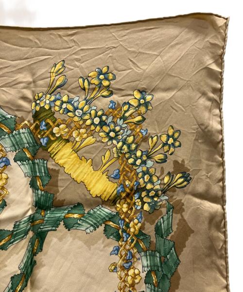 HERMES（エルメス）HERMES (エルメス) カレ90　春の祭典 LE SACRE du PRINTEMPSスカーフ グリーン×ベージュの古着・服飾アイテム