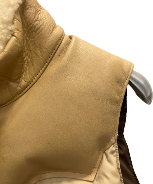 RockyMountainFeatherBed（ロッキーマウンテンフェザーベッド）RockyMountainFeatherBed (ロッキーマウンテンフェザーベッド) レザーヨークダウンベスト ベージュ サイズ:7/8 (SIZE S)の古着・服飾アイテム