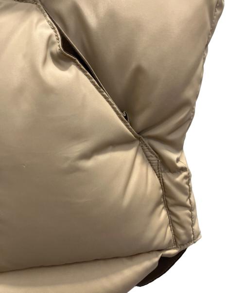 RockyMountainFeatherBed（ロッキーマウンテンフェザーベッド）RockyMountainFeatherBed (ロッキーマウンテンフェザーベッド) レザーヨークダウンベスト ベージュ サイズ:7/8 (SIZE S)の古着・服飾アイテム