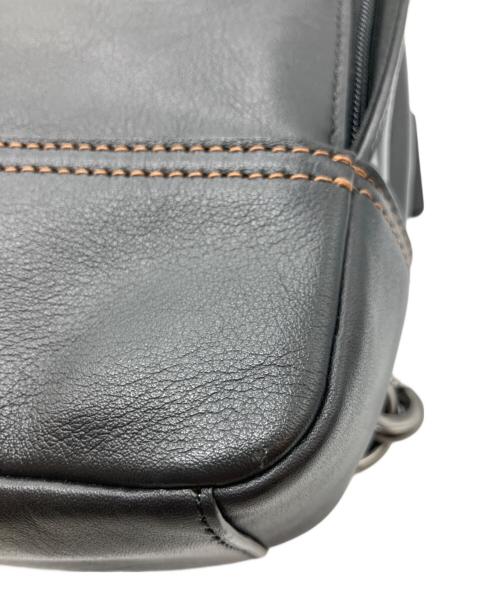 COACH（コーチ）COACH (コーチ) グラハムレザー スリングボディバッグ ブラックの古着・服飾アイテム