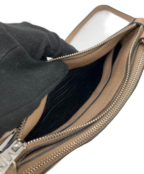 PRADA（プラダ）PRADA (プラダ) 1BH046 ショルダーバッグ ベージュの古着・服飾アイテム