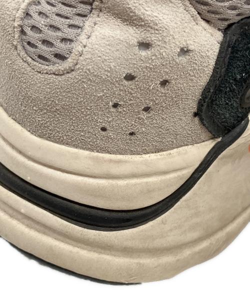 adidas（アディダス）adidas (アディダス) YEEZY BOOST700 ライトグレー サイズ:SIZE 27.5cmの古着・服飾アイテム