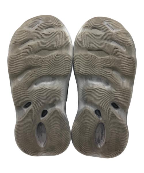 adidas（アディダス）adidas (アディダス) YZY FOAM RNR グレー サイズ:26cmの古着・服飾アイテム