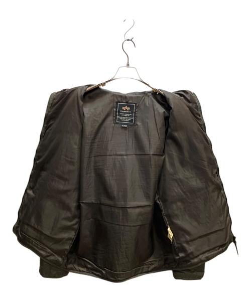 ALPHA INDUSTRIES（アルファインダストリーズ）ALPHA INDUSTRIES (アルファインダストリーズ) キルティングジャケット カーキ サイズ:XLの古着・服飾アイテム