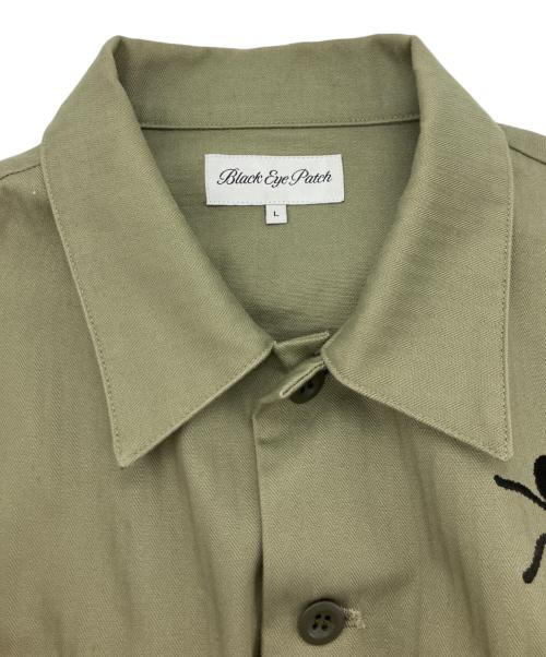 BlackEyePatch（ブラックアイパッチ）BlackEyePatch (ブラックアイパッチ) SPIDER WEB MILITARY SHIRT カーキ サイズ:Ｌの古着・服飾アイテム