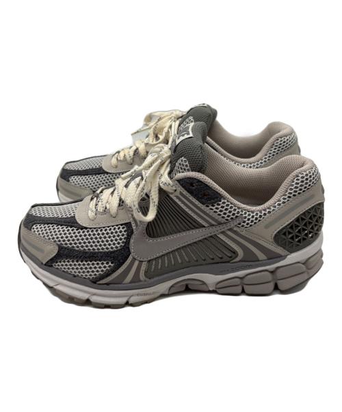 NIKE（ナイキ）NIKE (ナイキ) ローカットスニーカー グレー サイズ:	SIZE 25.5cmの古着・服飾アイテム