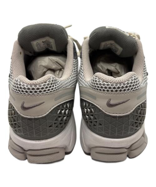 NIKE（ナイキ）NIKE (ナイキ) ローカットスニーカー グレー サイズ:	SIZE 25.5cmの古着・服飾アイテム