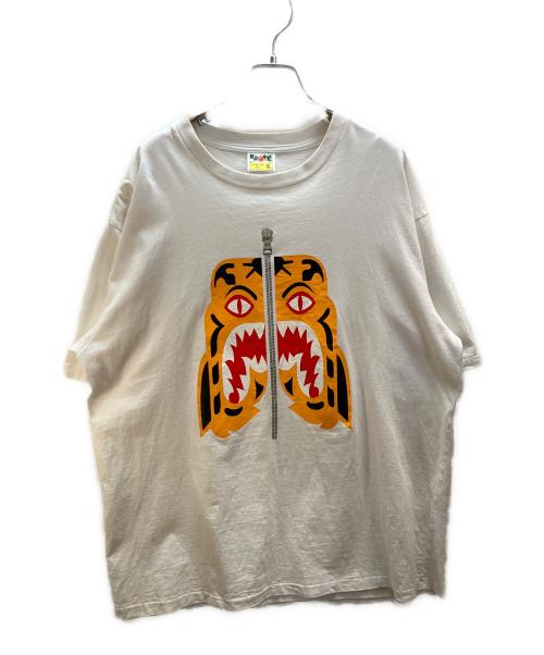 BAPE BY A BATHING APE（ベイプバイアベイシングエイプ）BAPE BY A BATHING APE (ベイプバイアベイシングエイプ) Tiger RLX Tee ホワイト サイズ:XLの古着・服飾アイテム