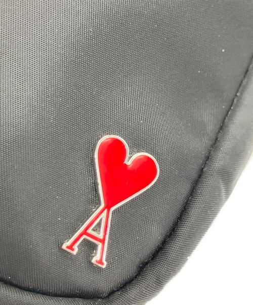 AMI Alexandre Mattiussi（アミアレクサンドルマテュッシ）AMI Alexandre Mattiussi (アミアレクサンドルマテュッシ) ショルダーポーチ ブラックの古着・服飾アイテム