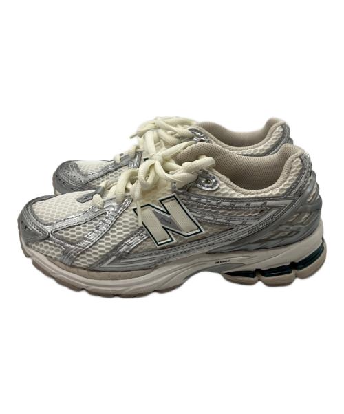 NEW BALANCE（ニューバランス）NEW BALANCE (ニューバランス) ローカットスニーカー ホワイト サイズ:SIZE 24cmの古着・服飾アイテム
