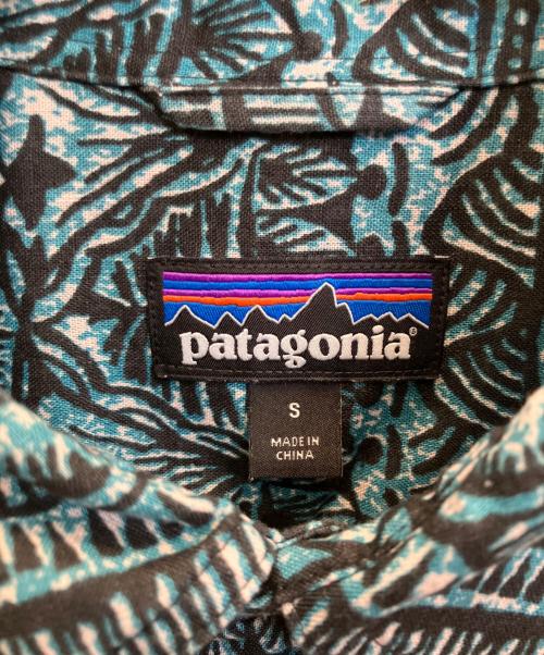 Patagonia（パタゴニア）Patagonia (パタゴニア) 半袖シャツ ブラック×ブルー サイズ:Ｓの古着・服飾アイテム