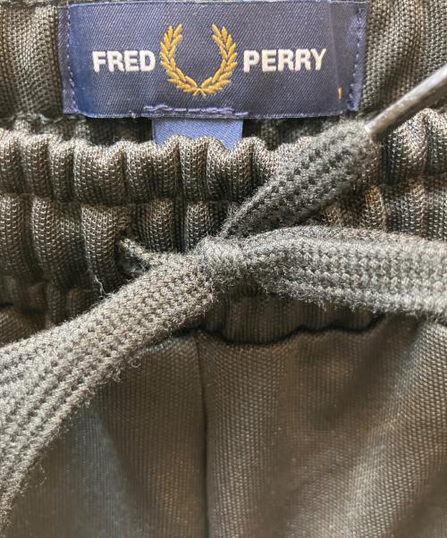 FRED PERRY（フレッドペリー）FRED PERRY (フレッドペリー) TAPED TRACK PANTS ブラック サイズ:Мの古着・服飾アイテム
