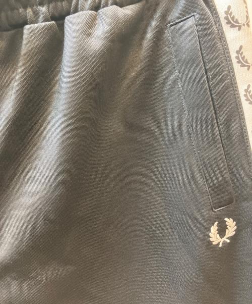 FRED PERRY（フレッドペリー）FRED PERRY (フレッドペリー) TAPED TRACK PANTS ブラック サイズ:Мの古着・服飾アイテム