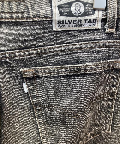 LEVI'S STRAUS（リーバイス）LEVI'S STRAUS (リーバイス) デニムパンツ ライトグレー サイズ:w32l30の古着・服飾アイテム