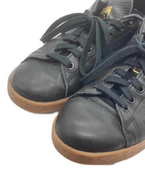 adidas（アディダス）adidas (アディダス) STANSMITHローカットスニーカー ブラック サイズ:SIZE 27cmの古着・服飾アイテム