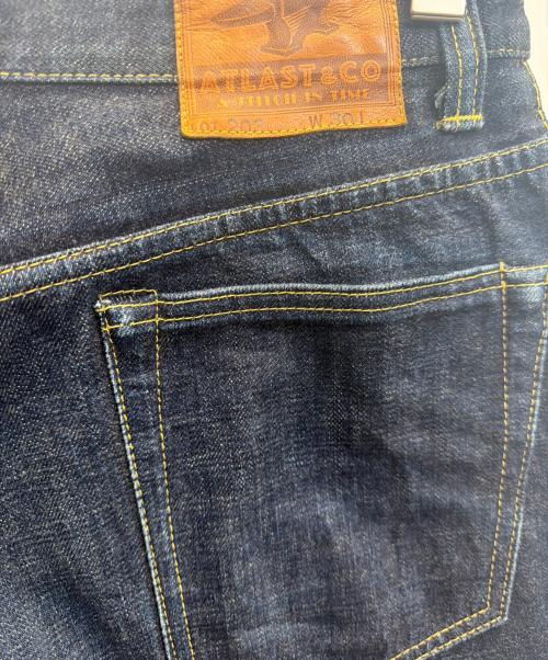 ATLAST & CO（アットラスト）ATLAST & CO (アットラスト) デニムパンツ インディゴ サイズ:w30Lの古着・服飾アイテム