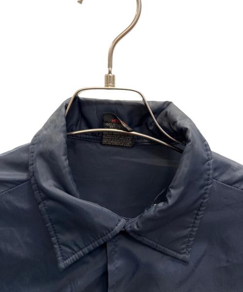 ARISTO JAC BY HILTON（アリストジャックバイヒルトン）ARISTO JAC BY HILTON (アリストジャックバイヒルトン) コーチジャケット ネイビー サイズ:Мの古着・服飾アイテム