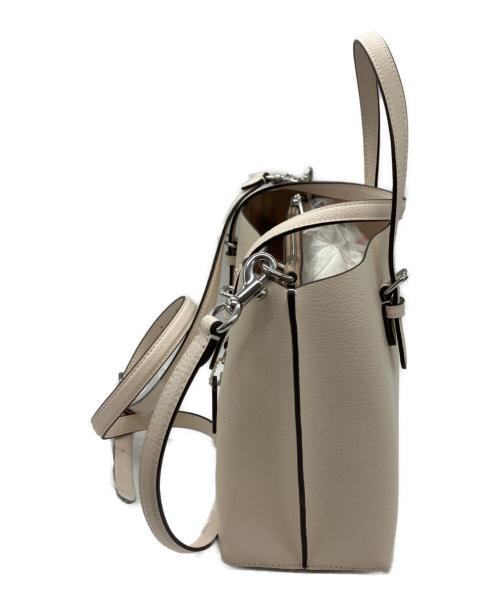 COACH（コーチ）COACH (コーチ) モリー トート バッグ 25 ホワイト 未使用品の古着・服飾アイテム