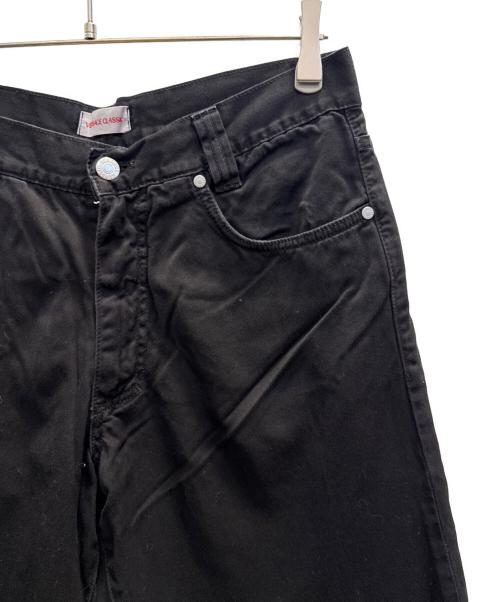 VERSACE CLASSIC（ヴェルサーチクラシック）VERSACE CLASSIC (ヴェルサーチクラシック) カラーデニムパンツ ブラック サイズ:W33の古着・服飾アイテム