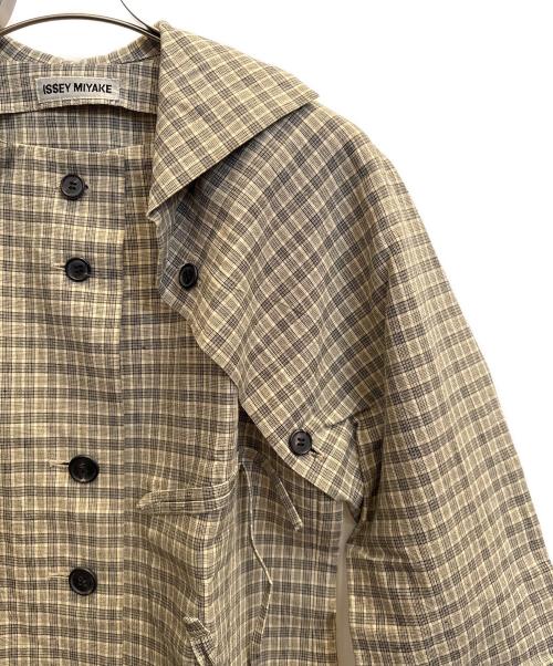 ISSEY MIYAKE（イッセイミヤケ）ISSEY MIYAKE (イッセイミヤケ) 変形コート カーキ サイズ:フリーの古着・服飾アイテム