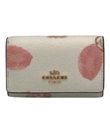 COACH（コーチ）の古着「フローラル プリントキーケース」｜オフホワイト