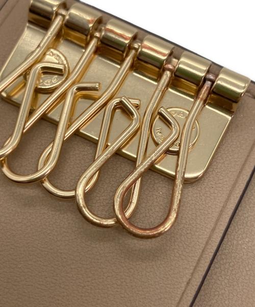 COACH（コーチ）COACH (コーチ) フローラル プリントキーケース オフホワイトの古着・服飾アイテム