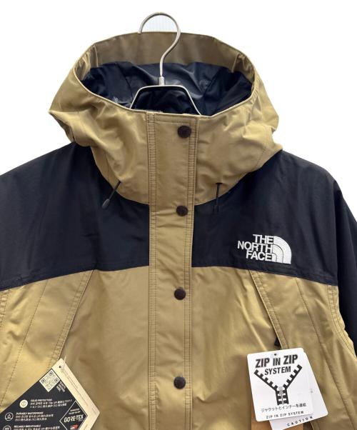 THE NORTH FACE（ザ ノース フェイス）THE NORTH FACE (ザ ノース フェイス) マウンテンライトジャケット ブラック×クラシックカーキ サイズ:Ｌ 未使用品の古着・服飾アイテム