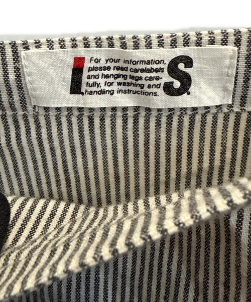 I.S. ISSEY MIYAKE SPORT（イッセイミヤケ ロードゥイッセイプールオム スポーツ）I.S. ISSEY MIYAKE SPORT (イッセイミヤケ ロードゥイッセイプールオム スポーツ) ヒッコリーストライプサロペット ブラック×ホワイト サイズ:SIZE 9の古着・服飾アイテム